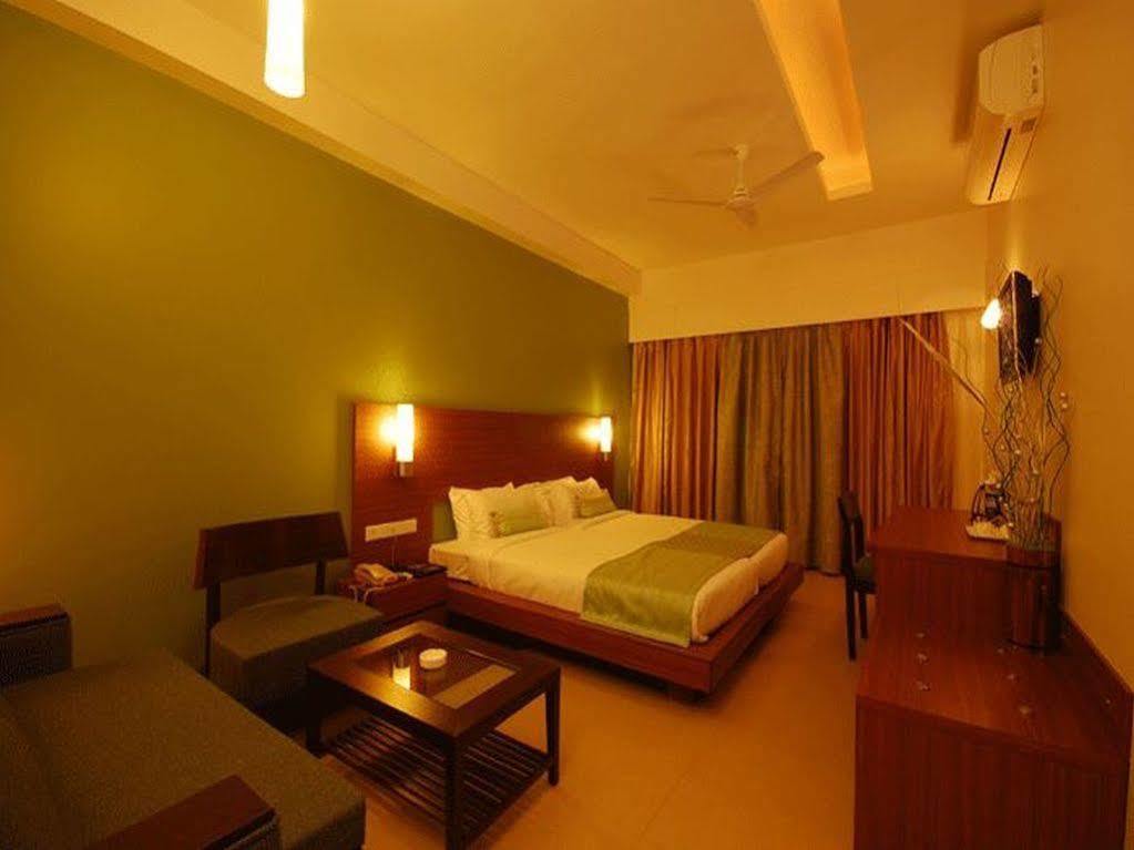 Hotel Sadanand Regency Pimpri-Chinchwad Exterior foto